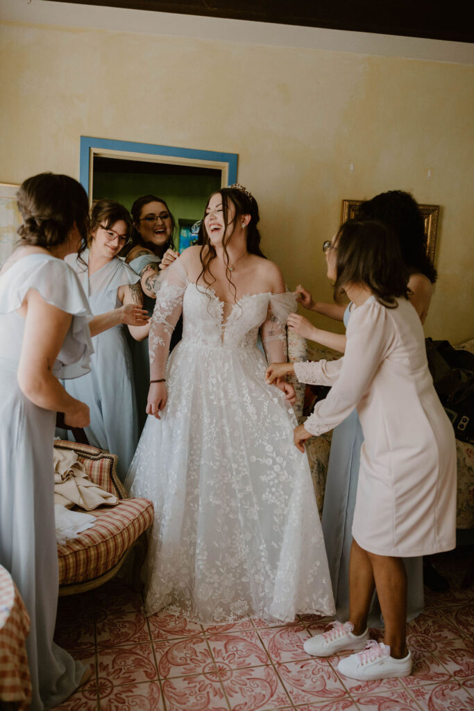 Tucson based, Arizona Micro Wedding Photographer takes garden party wedding photos at Agua Linda Farm